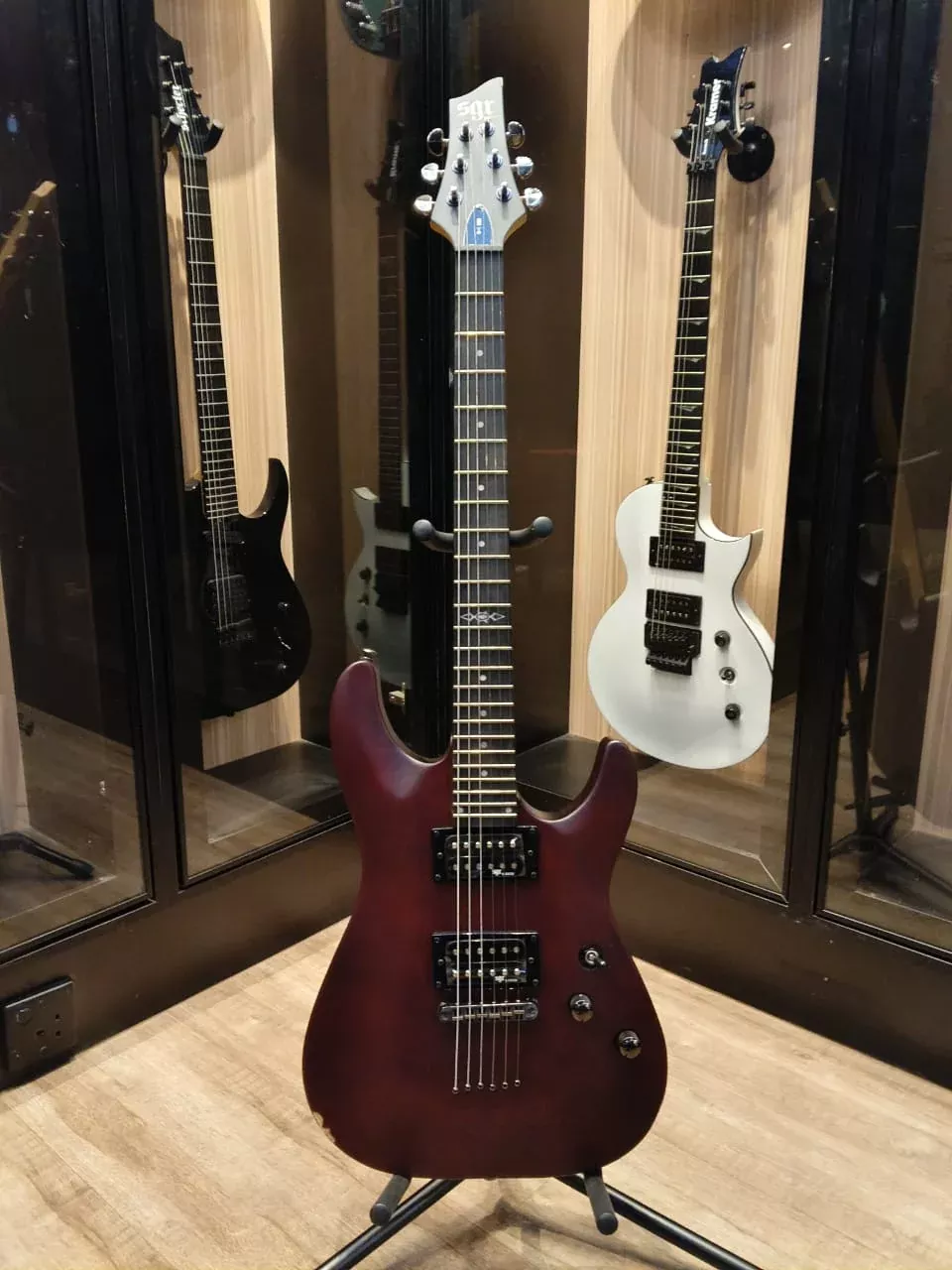 B STOCK (BS-645) Schecter SGR C-1 – Walnut Satin (C1) (3846)