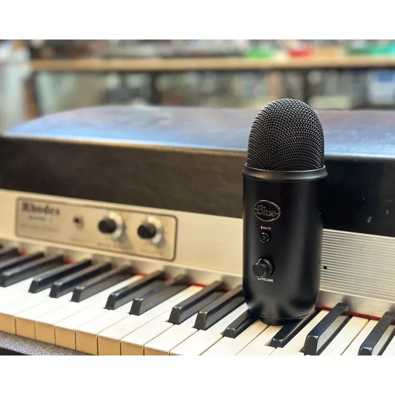 Blue Microphones Yeti USB Microphone