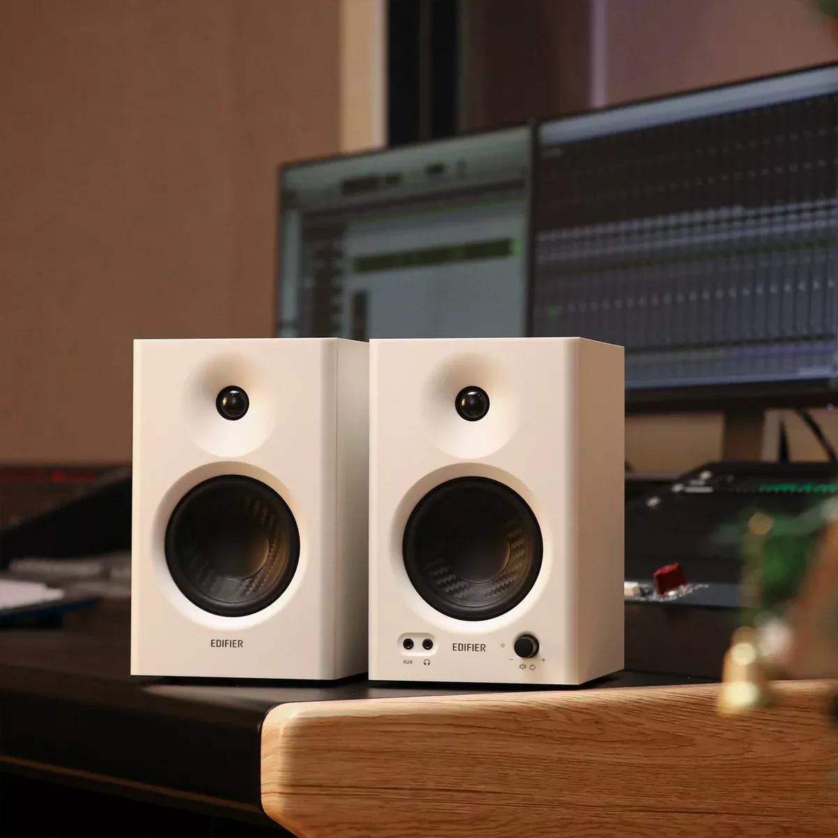(Display Unit) Edifier MR4 Active Studio Monitor Speakers (Pair) – White