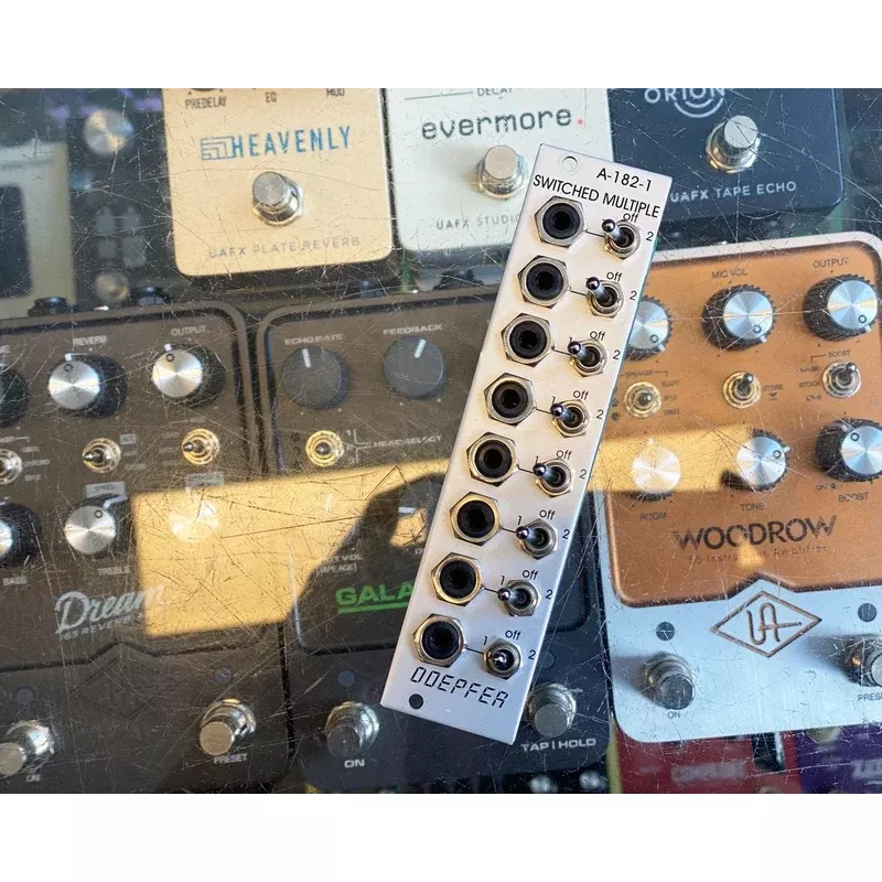 Doepfer A-182-1 Switched Multiples