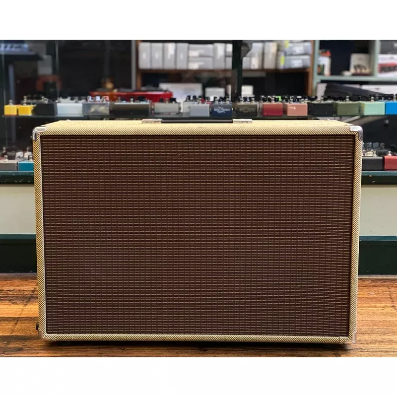 EB Amps 2×12 US-Style Cab – Tweed w/ Weber