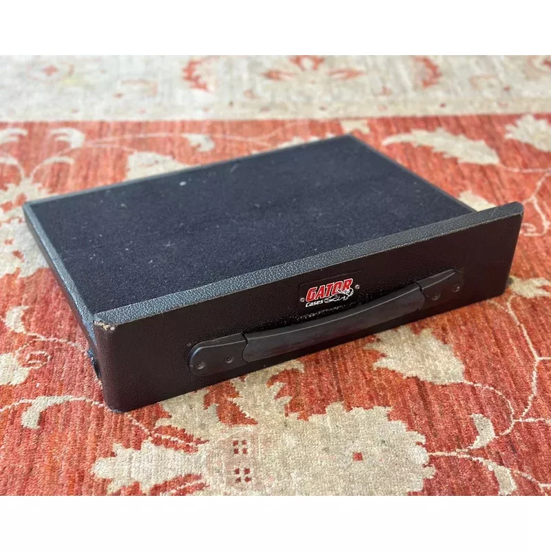 Gator Pedal Board With Bag & G-BUS-8 Power Supply