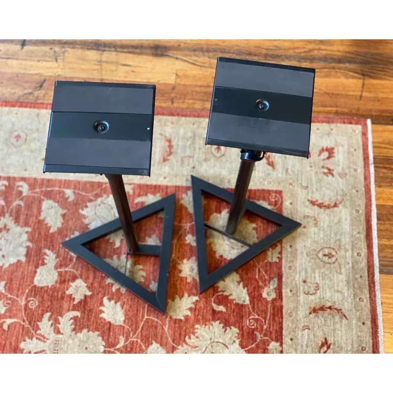 Intune Studio Monitor Stands