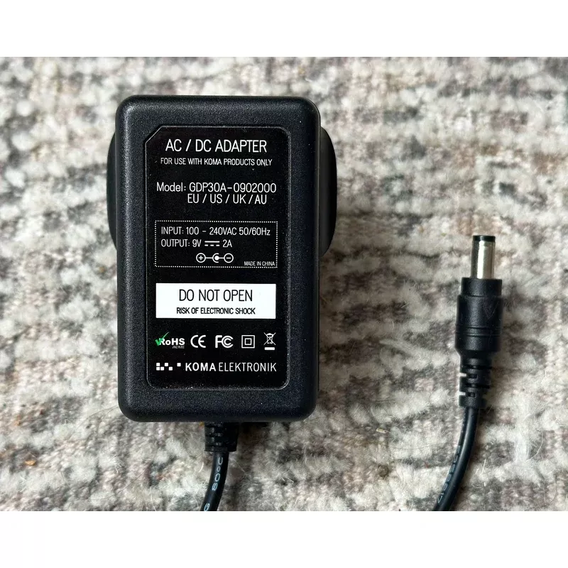 KOMA Elektronik 9V/2A Power Supply