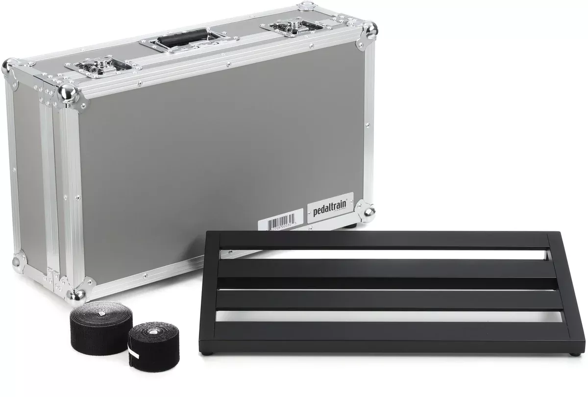 Pedaltrain Classic 2 TC 24x12.5" Pedalboard with Tour Case