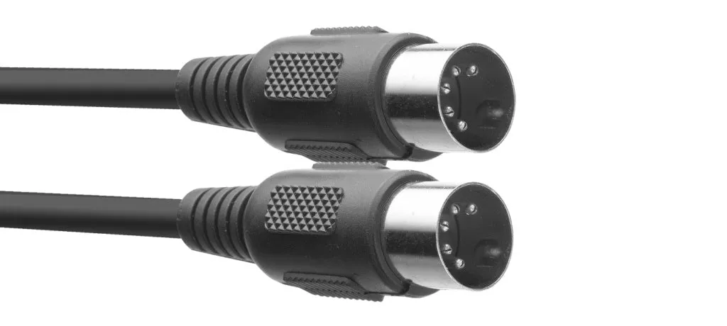 Stagg MIDI cable, DIN/DIN (m/m), 10 m (33'), plastic connectors – SMD10 E