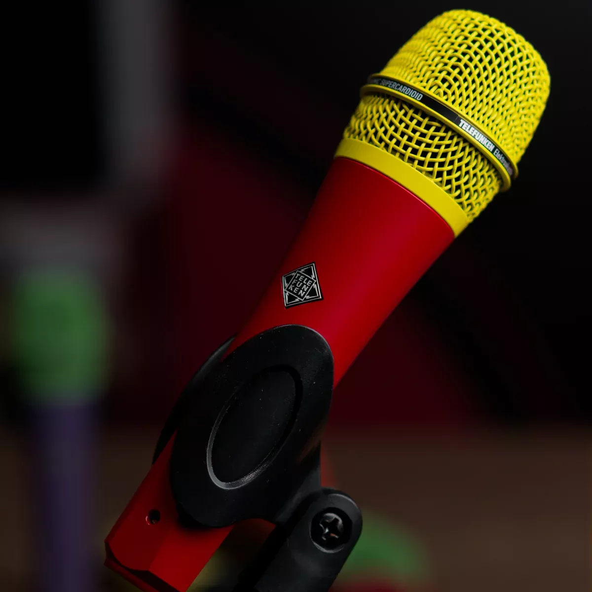 Telefunken M80 Custom Shop – Red with Yellow (The Red Giant)